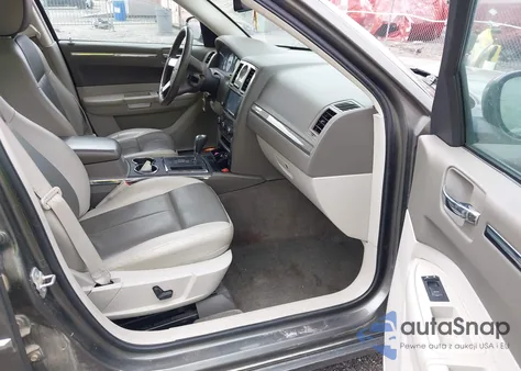 2008 Chrysler 300 Touring z USA, uszkodzony, nr VIN 2C3LA53G08H165266